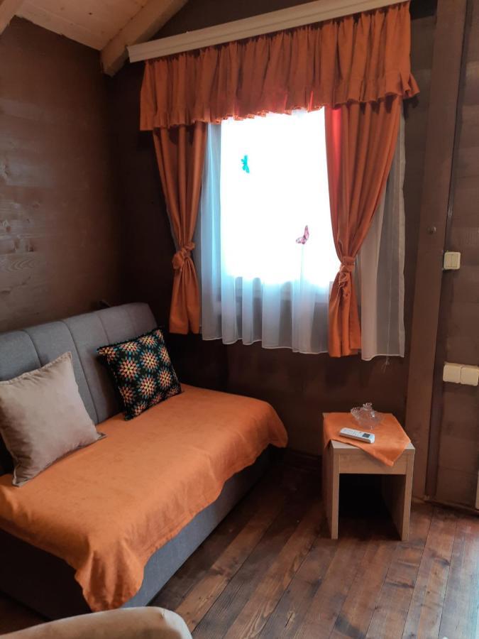 Mali Raj Apartmani Cetinje Eksteriør billede