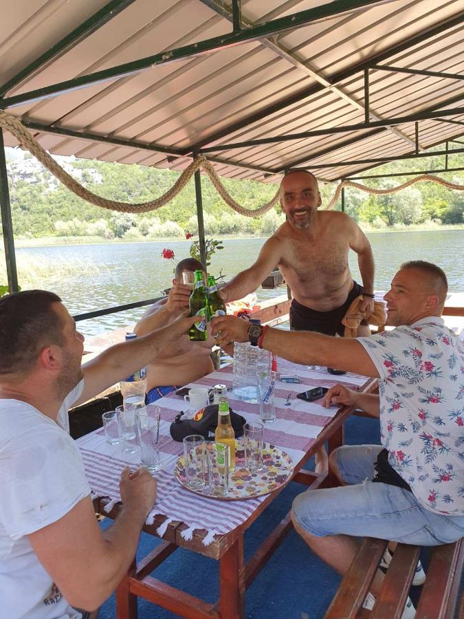 Mali Raj Apartmani Cetinje Eksteriør billede